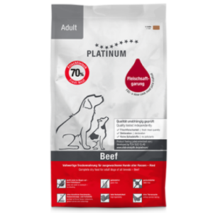 Pienso semihúmedo Platinum Adult Beef para perros, con ternera y patata, textura jugosa y fácil de masticar.